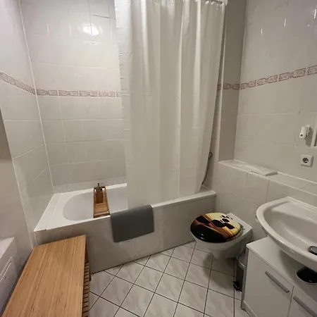 Ruby-apartment **zentrumsnah*balkon** شقة *